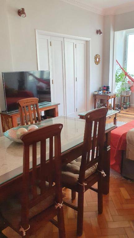 Belíssimo APTO 2 quartos Copacabana á 3 minutos andando para praia