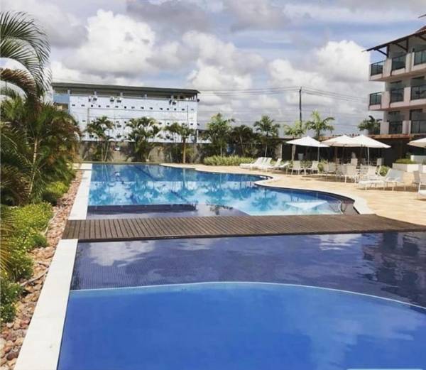 Laguna Beach vista para a piscina