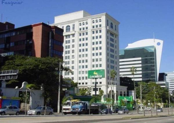 Suítes e Quartos na Avenida Carlos Gomes