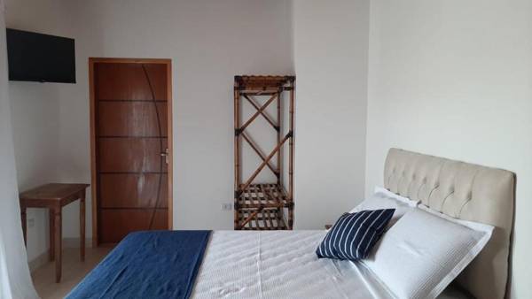 Mar Egeu Arte & Pouso