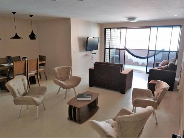 Apartamento a 200 metros da feirinha da beira mar