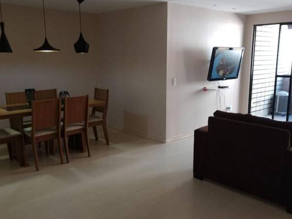 Apartamento a 200 metros da feirinha da beira mar