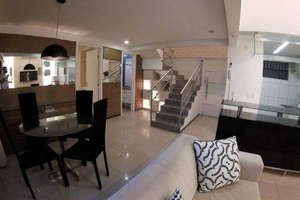 Cobertura a 200 metros da feirinha da beira mar