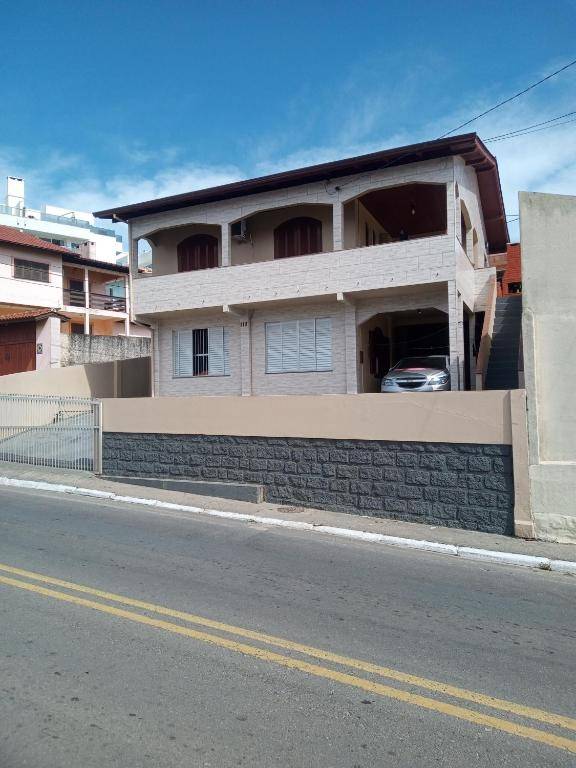 Casa 08 Pessoas 50m do mar 086