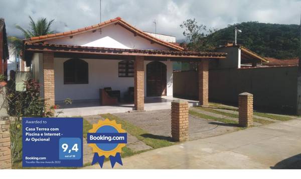 Casa Terrea com Piscina e Internet - Ar Opcional