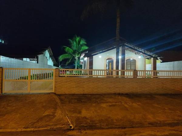 Casa para alugar em Bertioga - Piscina Wifi e Churrasqueira
