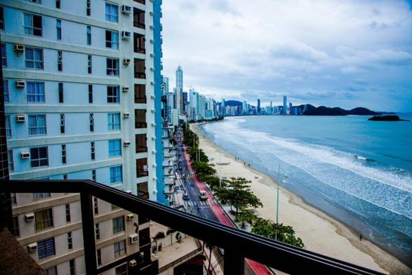 Apto Boutique Baln Camboriu frente mar pe na areia deslumbrante vista mar HIGIENIZADO TOTAL para COMVIDA-22