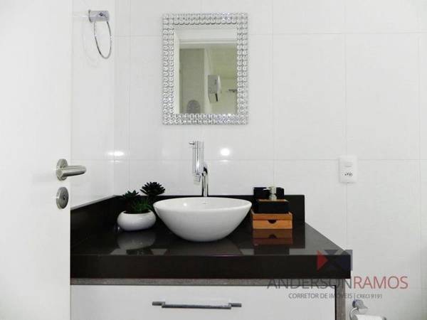 1056 - Apartamento para locação na praia de Bombinhas