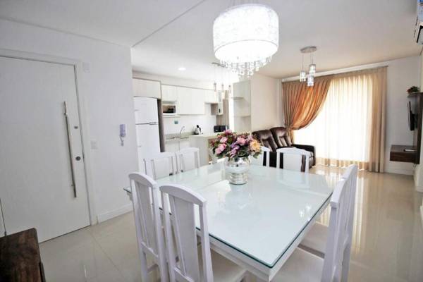 Ipê Branco - ótimo apartamento 2 quartos rua direta a praia de Canto Grande Bombinhas - 4 pessoas