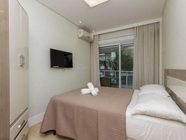 Boulevard Bombinhas 205-A - 50m do mar & Frente Avenida - Condomínio de Luxo - Piscina - Jacuzzi - Portaria 24h