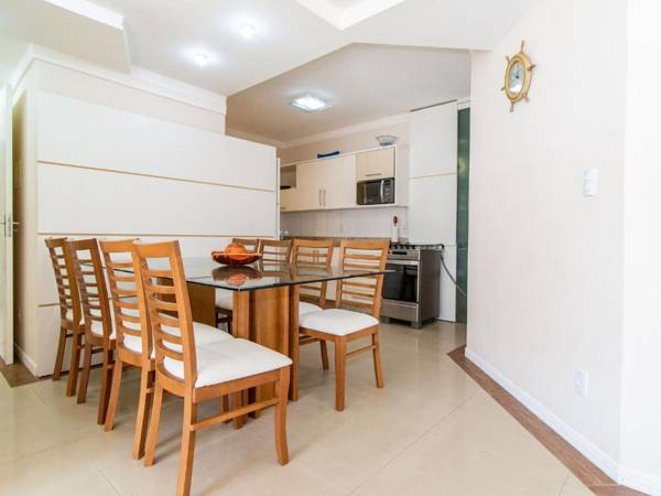 Alzira 102 - Amplo apartamento 4 quartos na melhor localização de Bombinhas - perto da praia - 10 pessoas