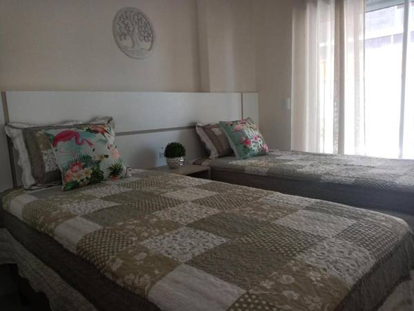 Mariscal 02 dormitórios 80m do mar com piscina