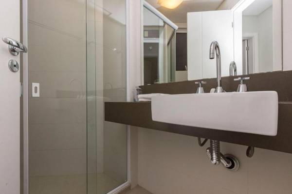 Boulevard Bombinhas 111-B - 50m do mar & Frente Avenida - Condomínio de Luxo - Piscina Climatizada - Jacuzzi - Portaria 24h