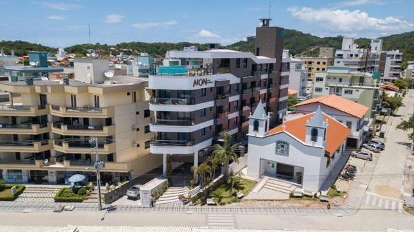 AION 205 - Apartamento a 50 metros da praia de Bombinhas - Piscina Climatizada Vista ao Mar - Academia