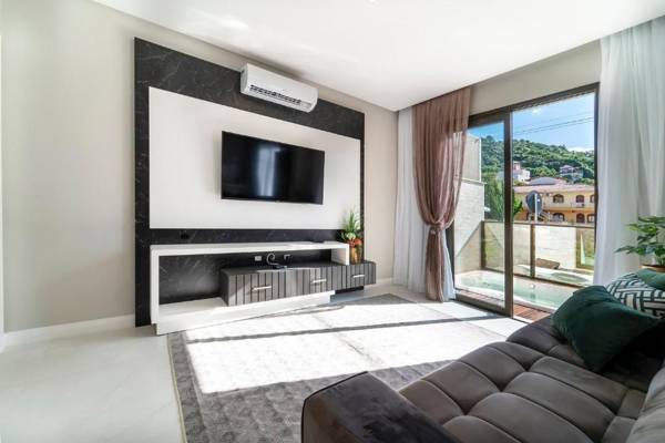 Apartamento 3 suítes com jacuzzi no centro de Bombinhas