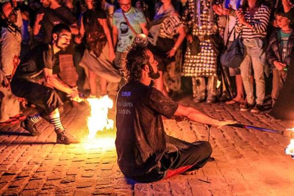 Quarto privativo sem suíte com cama de casal no Dormitório Caminho da Angélica