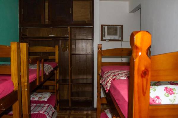 Rio Surf House Hostel e Pousada