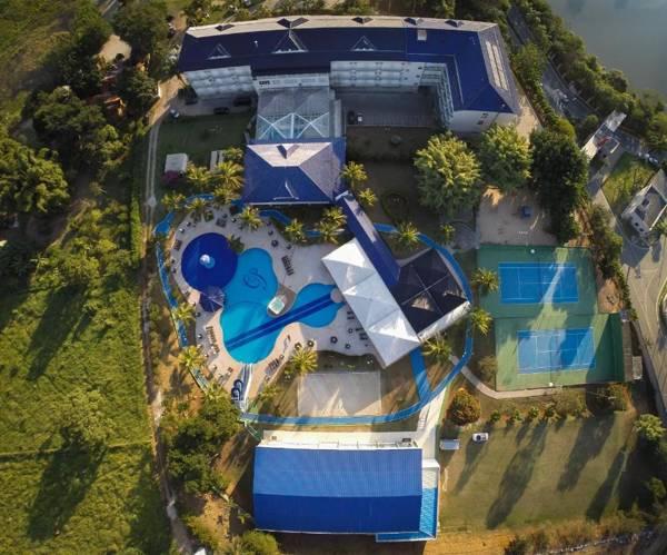 Colonial Plaza Hotel