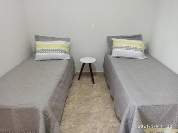 Casa no B.Pastor na região dos shoppings e bares