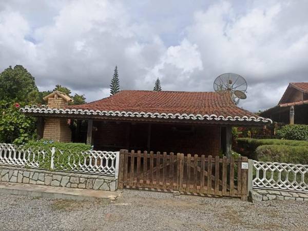 Casa de temporada em Gravatá- PE localizada no Privê Village San Bento casa 06