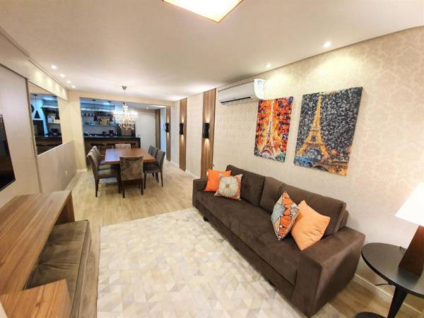 Apto de Luxo Centro de Gramado 2 Suítes Mobiliado e Equipado (201)