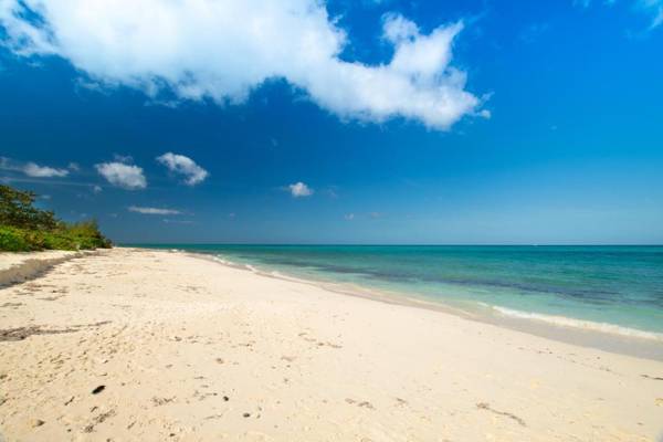 Garden Cottage Orange Hill Beach White Sand!