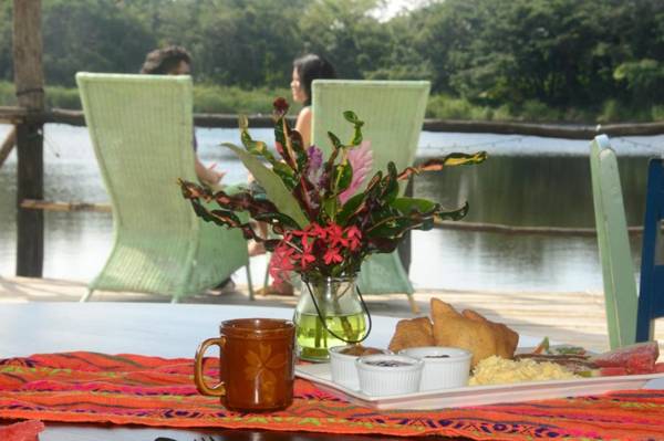 Lamanai Hotel & Marina