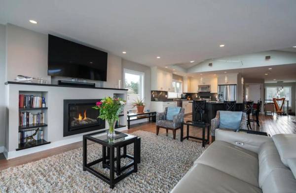 *10 Mile Point Stunning Oceanfront