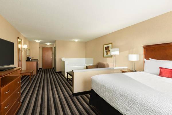 Days Inn & Suites by Wyndham Edmonton Airport