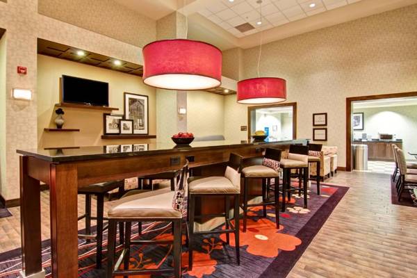 Hampton Inn & Suites Red Deer