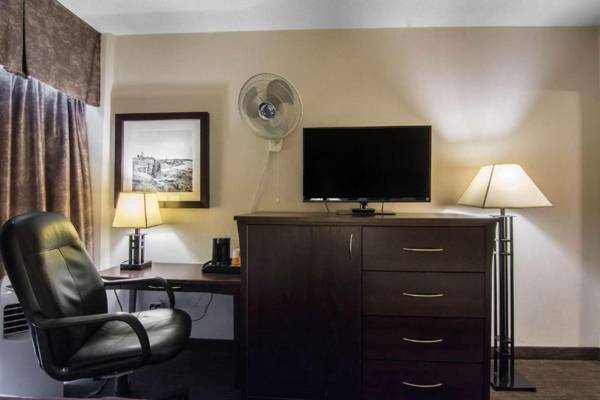 Workspace - Quality Inn & Suites Yellowknife