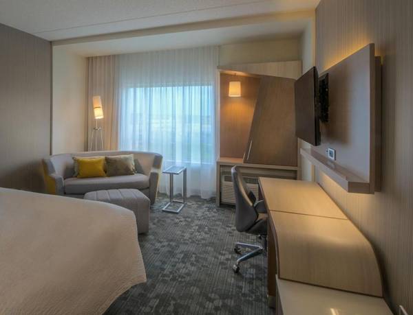 Courtyard by Marriott Winnipeg Airport