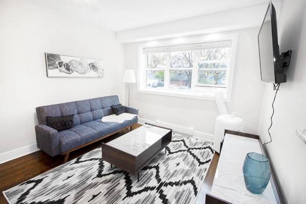 2-bedroom Suite on Corydon Ave parking included!
