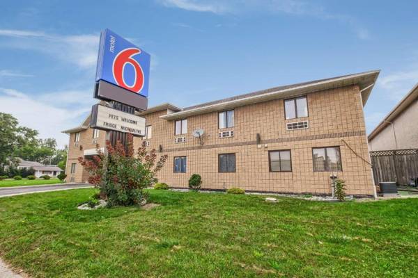 Motel 6-Windsor ON