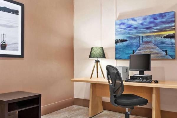 Workspace - Quality Inn & Suites