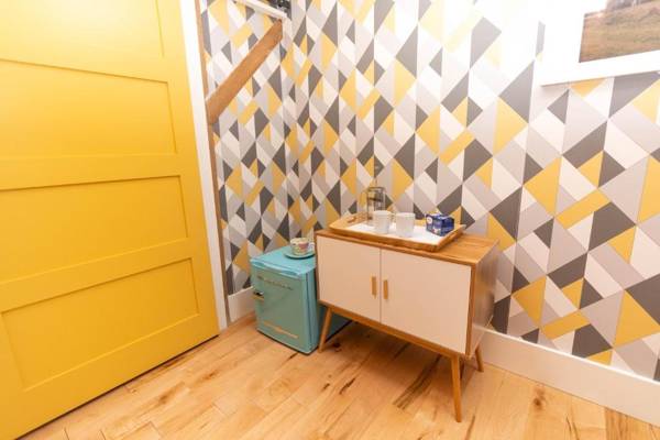 The Yellow Room @ Salisbury Barn