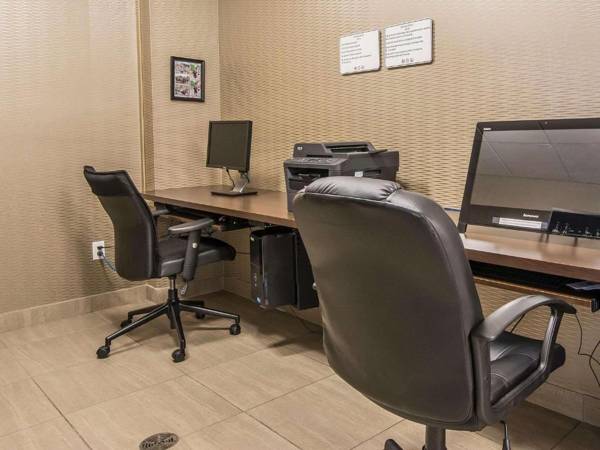 Workspace - Quality Inn & Suites Victoriaville
