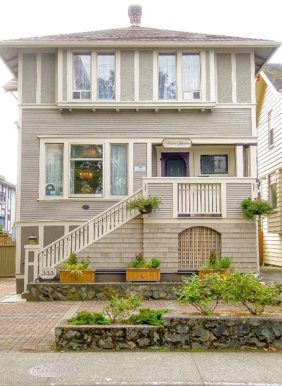 Fisher House Victoria Bed and Breakfast