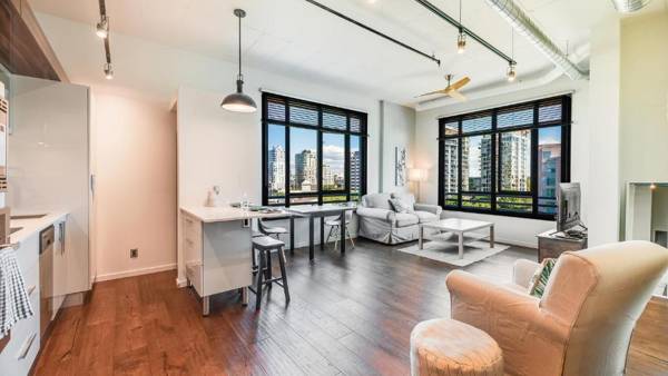 Urban City Living at the Jukebox