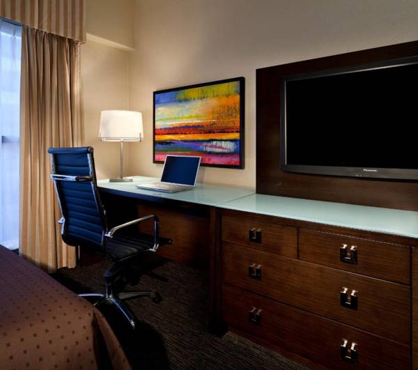 Workspace - Holiday Inn Vancouver Downtown & Suites an IHG Hotel