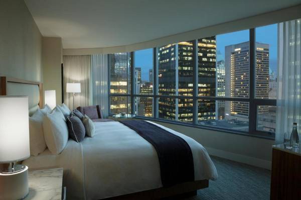 Vancouver Marriott Pinnacle Downtown Hotel