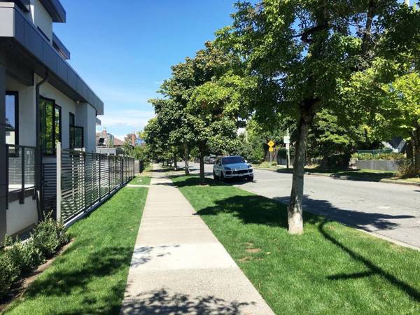 Cozy 3BDR Suite near Queen Elizabeth Park