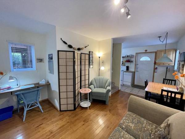 Sea Star Cabin - Cute & Central Location!