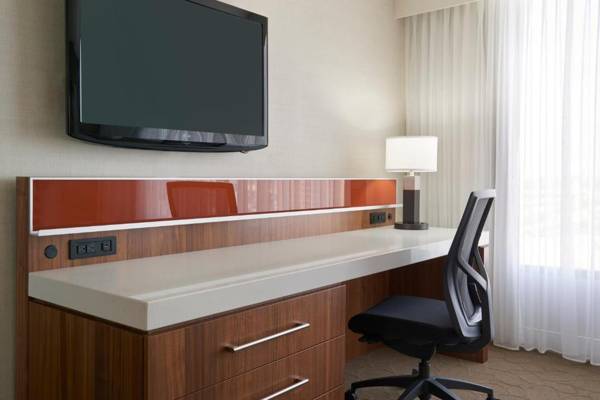 Workspace - Delta Hotels by Marriott Toronto Airport & Conference Centre