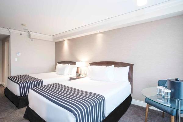 Sandman Signature Toronto Airport Hotel