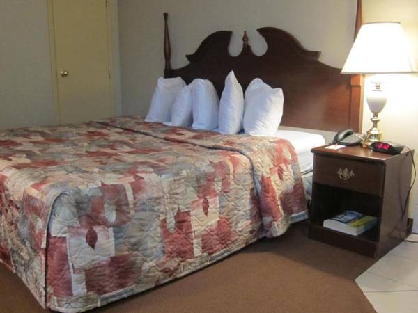 Howard Johnson by Wyndham Toronto Downtown West