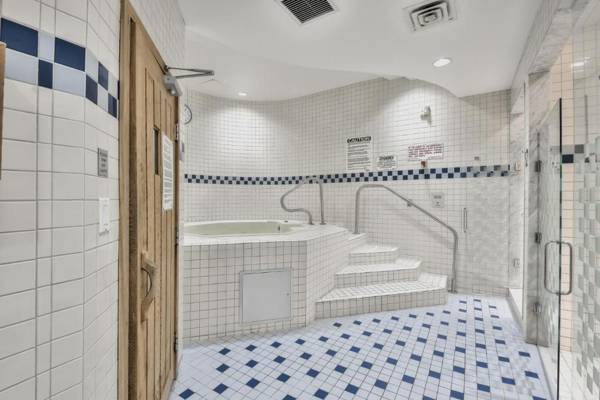 Toronto Luxury Accommodations - QWEST