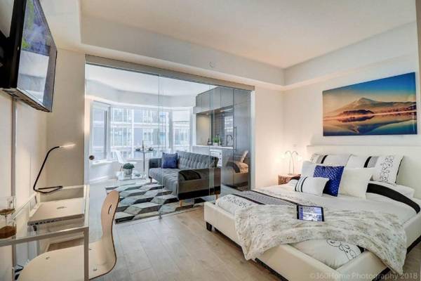 LUX Junior Suite at Yorkville ☆☆☆☆☆