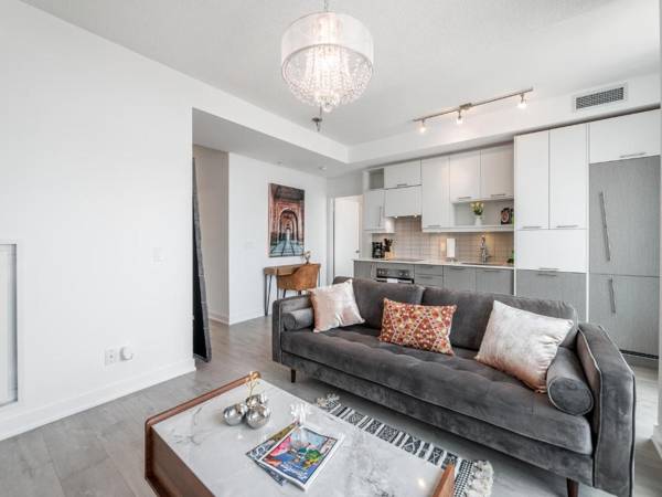 Executive 1 Br in Toronto's Entertainment District