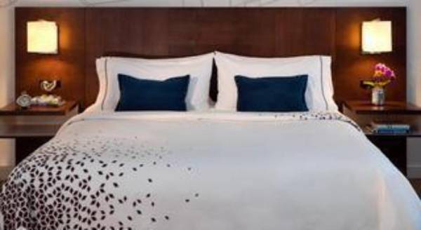 Renaissance Toronto Downtown Hotel